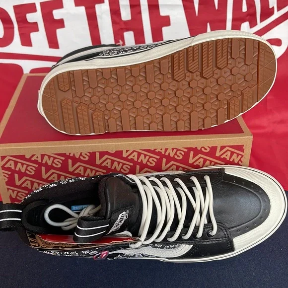 Vans WMNS Sk8-Hi Mte-2
Black Floral
VNOA5HZZF2B
boots sneakers - Picture 4 of 16